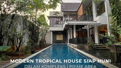 For Sale rumah Premium di Kebayoran Lama, Jakarta Selatan - LT 746m²