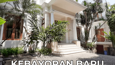 For Sale Rumah Depan Taman Lingkungan Tenang di Kebayoran Baru