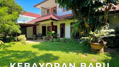 Rumah Elegan di Kebayoran Baru, Jakarta Selatan, 5 KT, LT 667m²