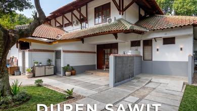 For Sale rumah Eksklusif di Duren Sawit, Jakarta Timur - LT 451m²