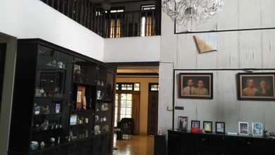 For Sale rumah Premium di Pondok Indah, Jakarta Selatan - LT 609m²