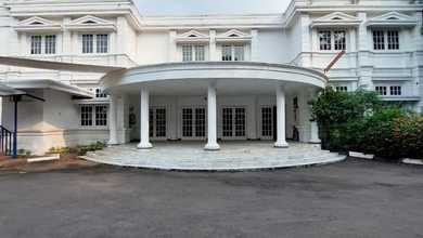 Rumah Area Premium Kemang, Jakarta Selatan - Harga Terbaik 165 Miliar